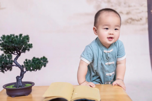 永兴宝宝脸上小白点